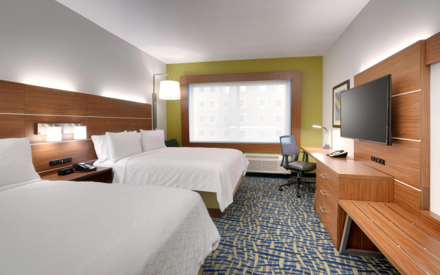 Holiday Inn Express & Suites Gainesville I-75 by IHG