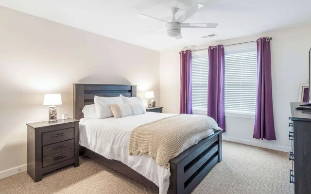 Wild Air Getaway For 12!