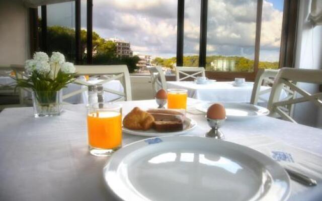Apartamentos Cala Figuera