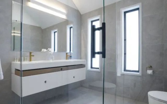 Scenic City Views  close to City Center