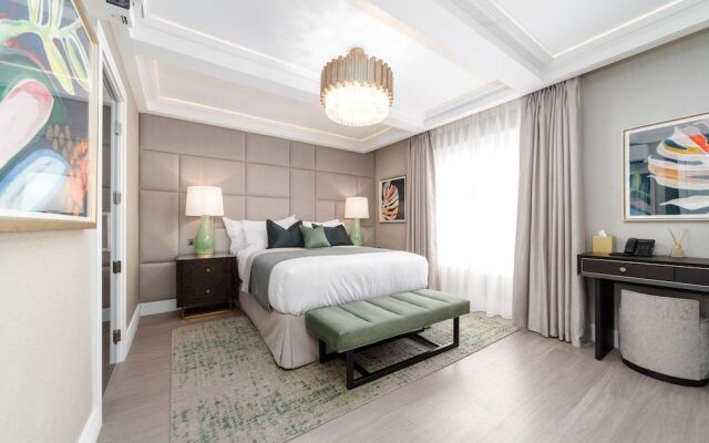 No.4 Carlton Hotel