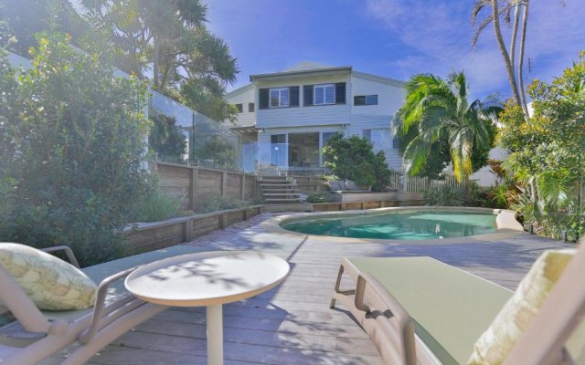 15 McAnally Drive Fabulous Family Home with Magnificent Ocean Views Pool Walk to Beach