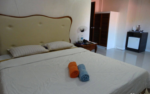 OYO 621 De Loro Inn