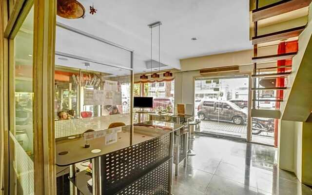 OYO Flagship 90759 Beatrix Apartment