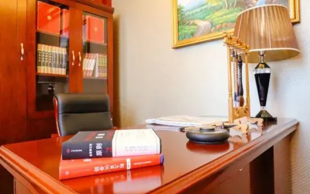 Hami Universal Hotel (Train Station)