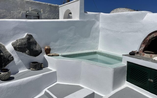 Charming 2-bed Villa in Thera With Outdoor hot tub