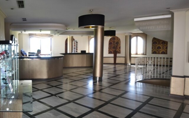 Hotel Reyes Ziríes