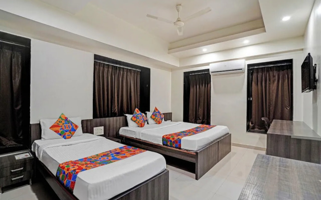 Fabhotel Royal Inn I
