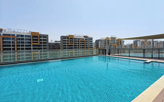 Beautiful Cityscape Views From This Urban Retreat