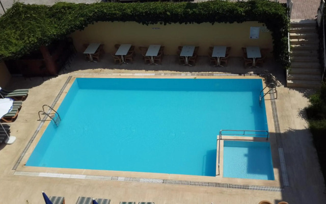Caner Hotel