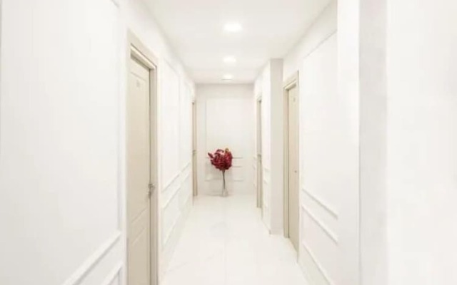 Red Tent Suite 24