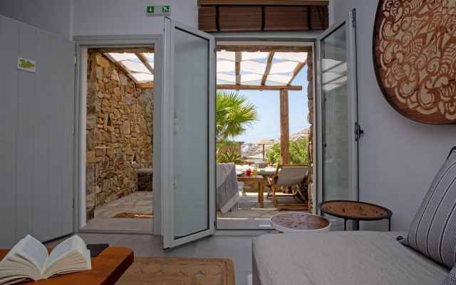 Nur Mykonian Suites