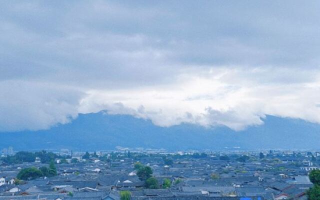 Lijiang Moonlight Inn