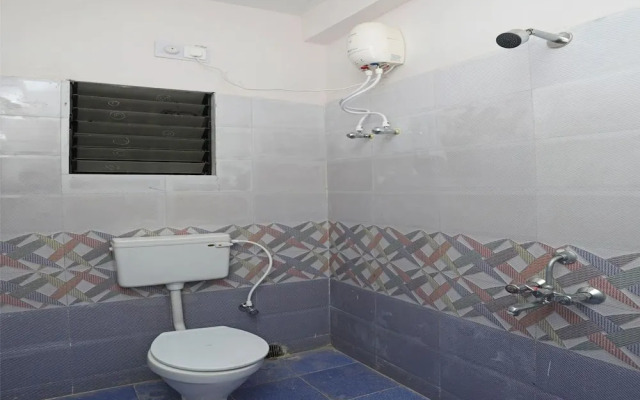 OYO 13527 Usha Residdency