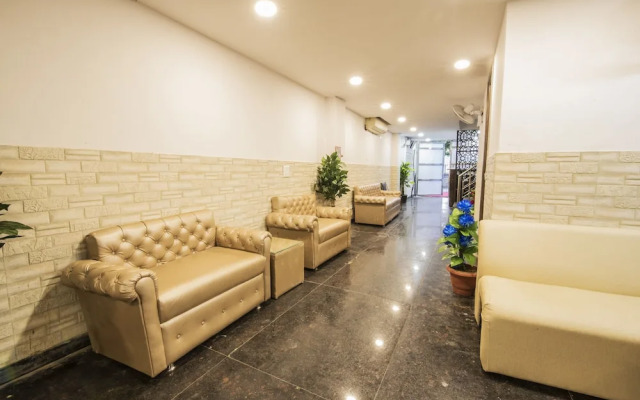 Royal Comfort Castle By OYO Rooms