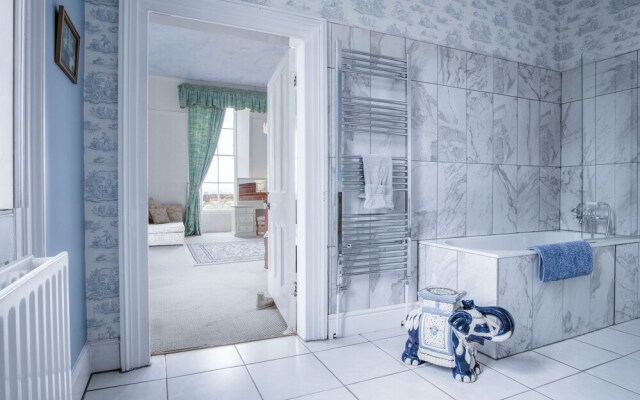 Rumwell Park - 8 Bedroom Manor House- Taunton