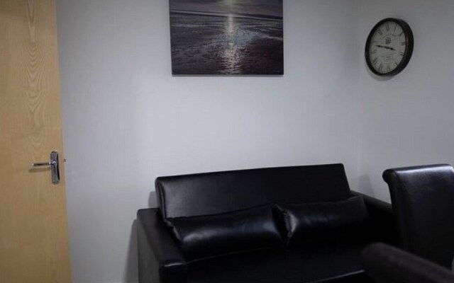 Elegant Apartment in Worcester Near the Racecourse