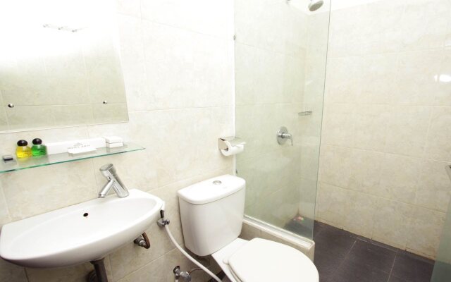RedDoorz Plus @ Hotel Asih UNY