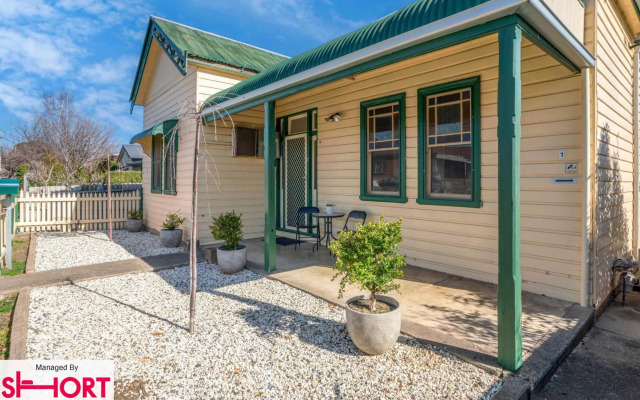 Paddington Villa 1 - Free Wi-fi, Netflix