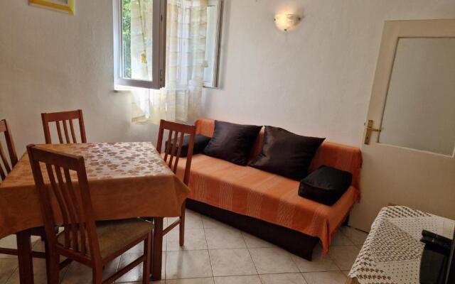 Apartments Luka & Sara