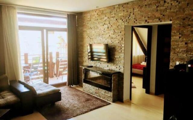 Apartament 325