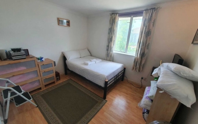 Homely 1 Bedroom Apartment in Beckton With Parking