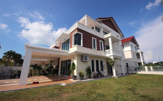 Felicia Home