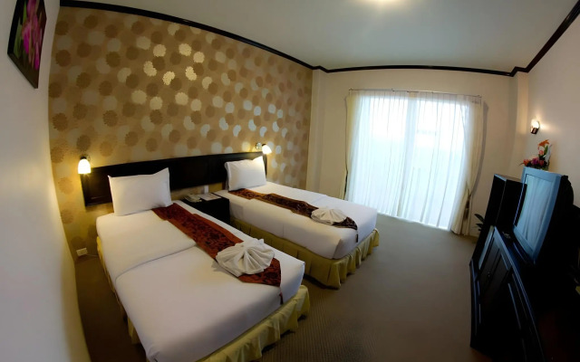 Golden Dragon Resort