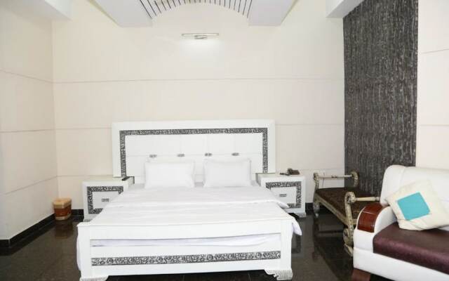 Midway Hotel & Resturant