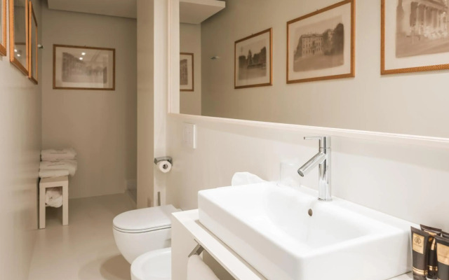 Royal Palace Luxury Suites & Hotel