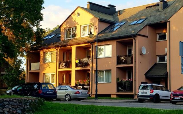 2 kambarių apartamentai su virtuve, Trakų miesto centre