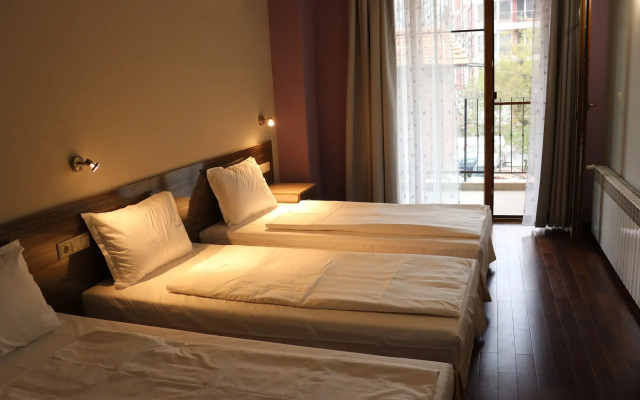 Roots Hotel & Wine Bar