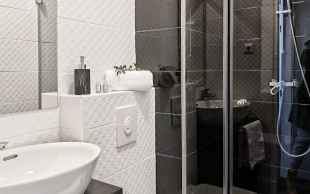Boutique Rooms - With Pool - 4 - R201