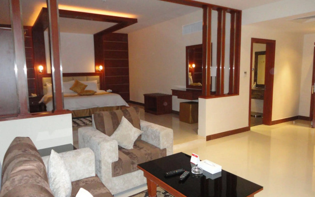 Meral Crown Hotel