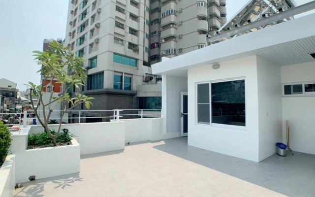 Lea's apartment B