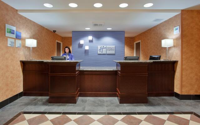 Holiday Inn Express & Suites Sacramento NE Cal Expo by IHG