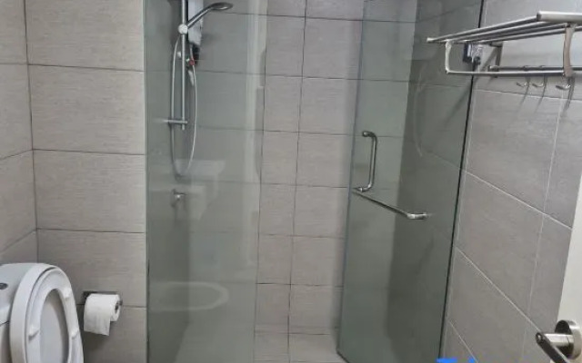 EkoCheras*Balcony* Sunshine&Cosy Condo Stay 3/4Pax