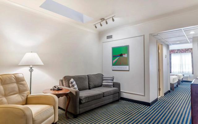 Quality Inn & Suites Garden of the Gulf