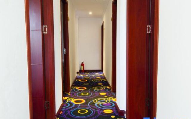 Nanchang Hongshun Hotel (Shuanggang Subway Station Branch)