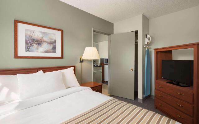 Econo Lodge Inn & Suites Cranbrook