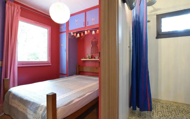 Lively Holiday Home With Garden, Barbecue, Garden Furniture