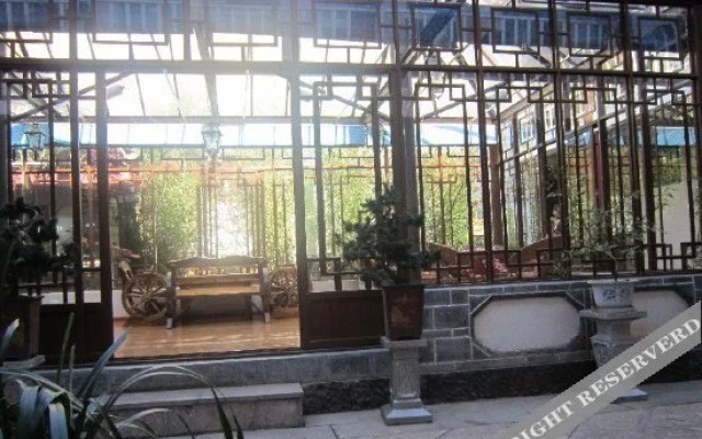 Shuhe Courtyard Inn