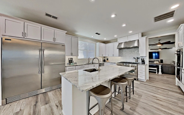 1231Swat 7 Bedroom Home
