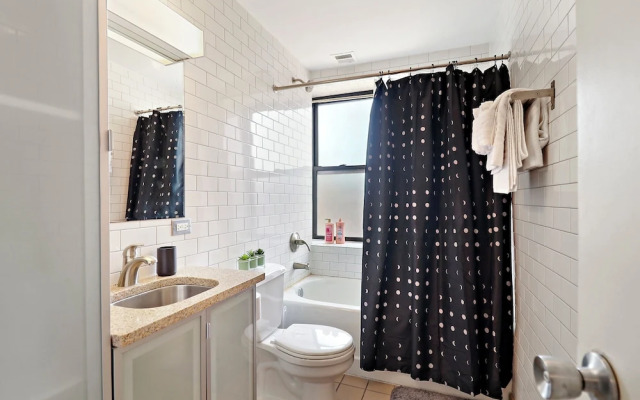 Explore this 2BR Apt - Blackwood rep