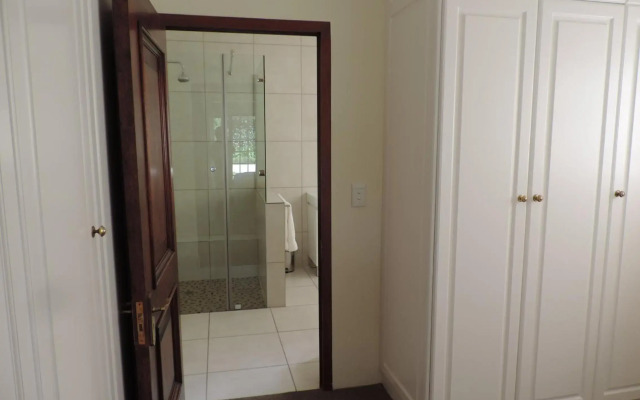 Milkwood Lodge - Hermanus
