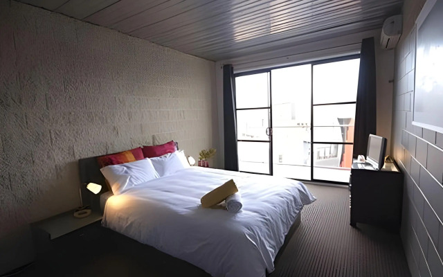 Summer House Backpackers Melbourne
