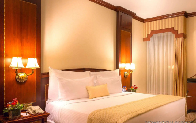 Corniche Hotel Abu Dhabi