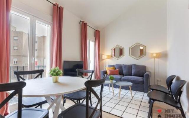 Mit House Universidad En Madrid