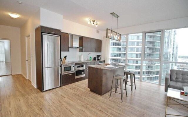 Executive 2 Bedroom Condo Across CN Tower