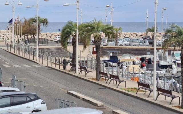 Bel appartement avec vue panoramique sur le port